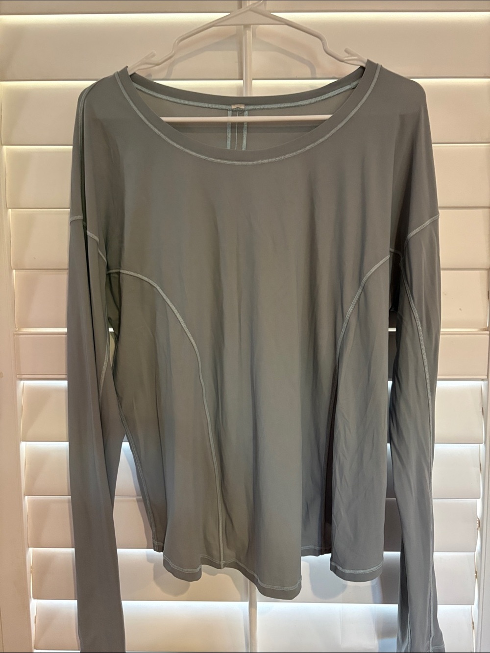Women’s Lululemon size 12 top in great condition  Grey and light blue color